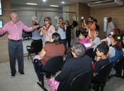 Saudação de natal: terços e palavras de fé são distribuídos nas unidades da Santa Casa de Maceió