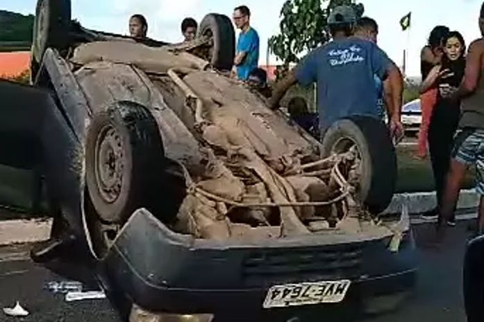 Acidente aconteceu próximo a um shopping.