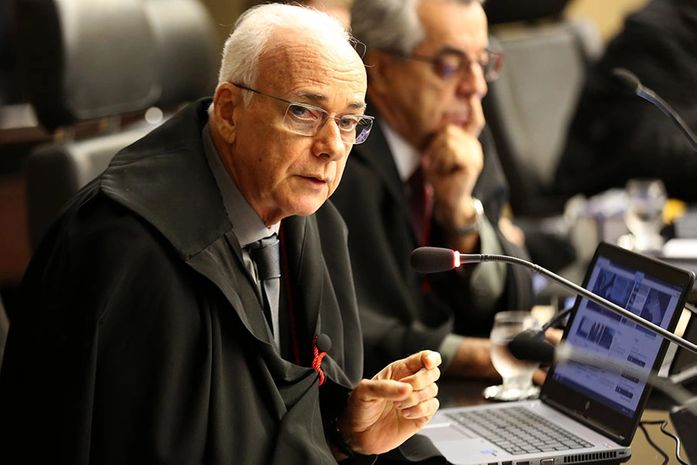 Desembargador Pedro Augusto, relator do processo