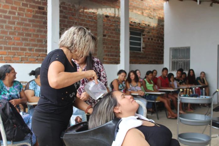 Prefeitura de Arapiraca promove workshop para mulheres do Olho D’Água dos Cazuzinhas