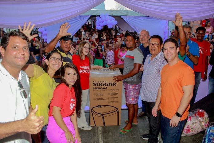 Programa Assistência Com Você sorteia prêmios e promove serviços para comunidades Penedo