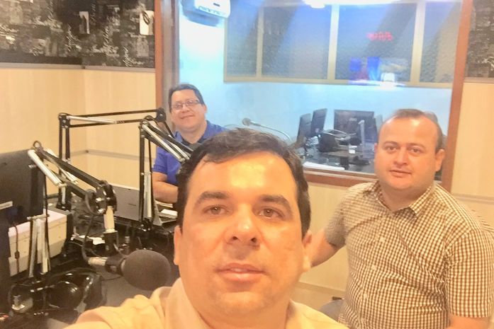 Fábio e Léo no estúdio da Novo Nordeste FM