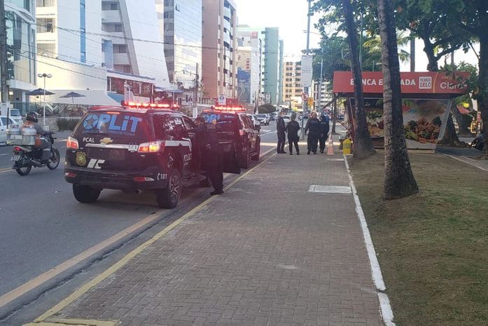 Homem é preso em flagrante por tentar assaltar passageira em ônibus na parte alta de Maceió 