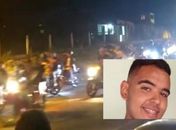Dezenas de pessoas, em motos e carros, realizaram um cortejo para receber corpo de jovem.