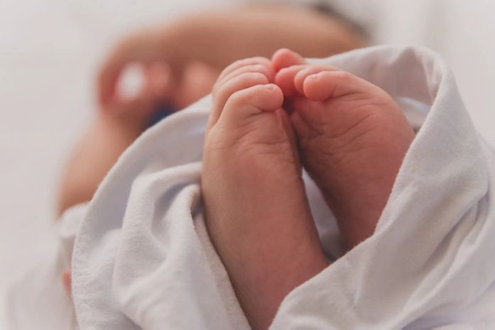 Adolescente é suspeita de deixar corpo de recém-nascido em terreno baldio após o parto