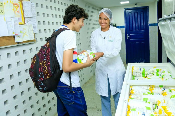 Governo de Alagoas desmente boatos de distribuição de leite vencido em escolas estaduais