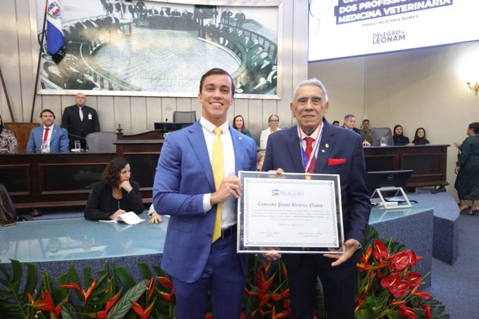 Assembleia homenageia pioneiros e destaques da medicina veterinária em Alagoas