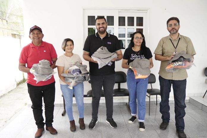 Prefeitura entrega EPIs às Cooperativas de reciclagem em Piranhas