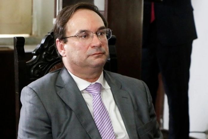 Vice-governador e secretário de Educação, Luciano Barbosa