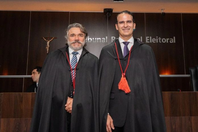 Juízes federais tomam posse como desembargadores eleitorais do TRE