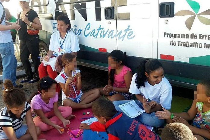 Ação do Peti Volante com crianças em situação de trabalho infantil.
