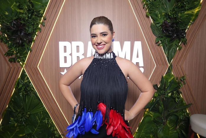 Vívian Amorim brilha na primeira noite do Camarote Brahma no Festival de Parintins 2024