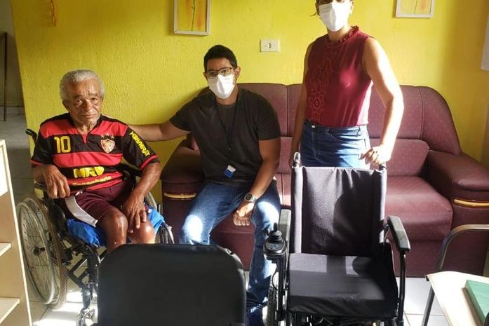 Limoeiro de Anadia: Melhor em Casa entrega cadeiras de rodas e de banho