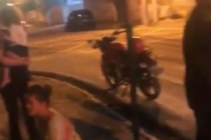 Suspeitos de roubo trocam tiros com a polícia e fogem