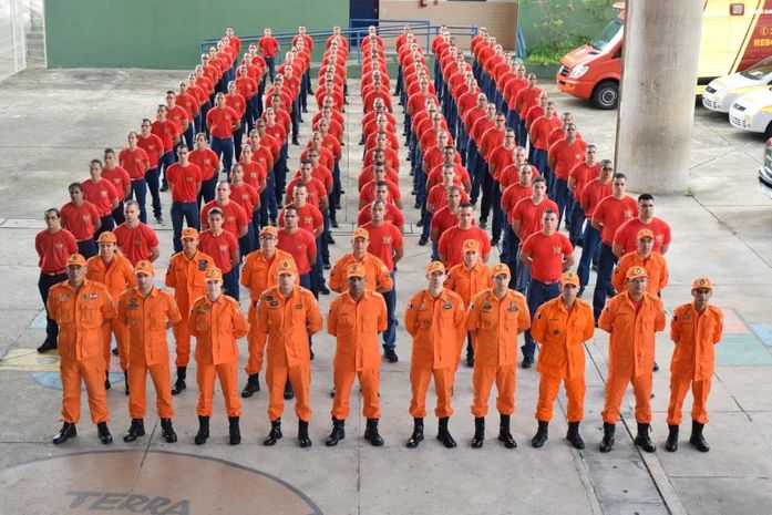 Novos policiais e bombeiros vivem dia a dia de aprendizado em cursos de formação