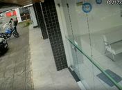 Motorista embriagado invade lojas em galeria na parte baixa de Maceió