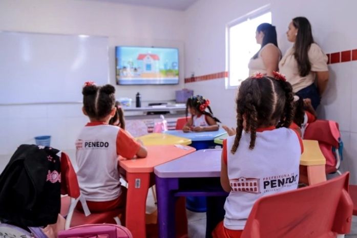 Prefeitura de Penedo reconstrói escola do Matadouro e amplia obras concluídas no bairro esquecido no passado