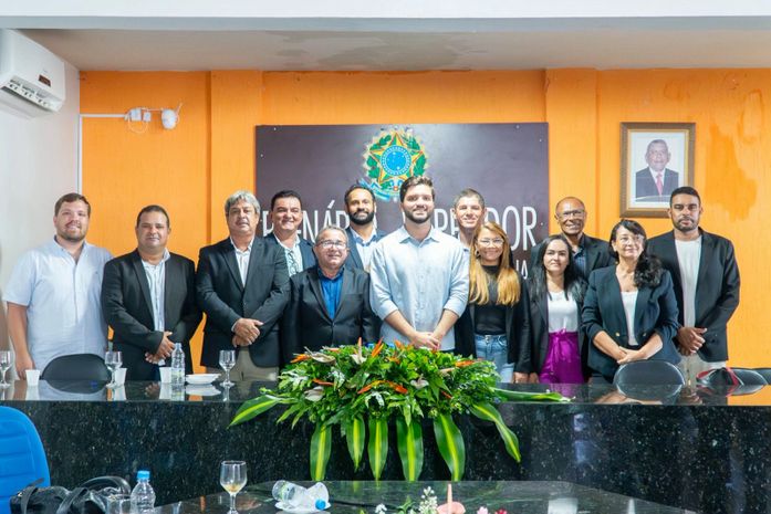 Prefeito Lucas Santos participa de abertura do ano legislativo e apresenta balanço de sua gestão