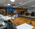 Comissão de Assuntos Sociais aprova projeto que garante acompanhamento familiar no tratamento do câncer de mama
