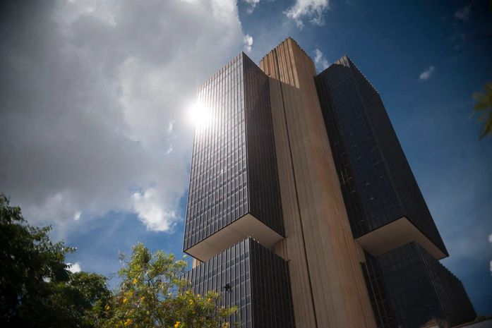 Banco Central mantém juros básicos no menor nível da história