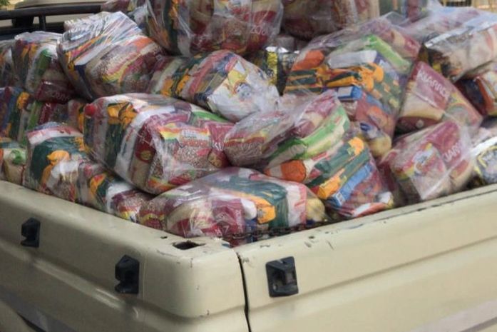 Prefeitura de Delmiro inicia distribuição de cestas básicas e kits de higienização