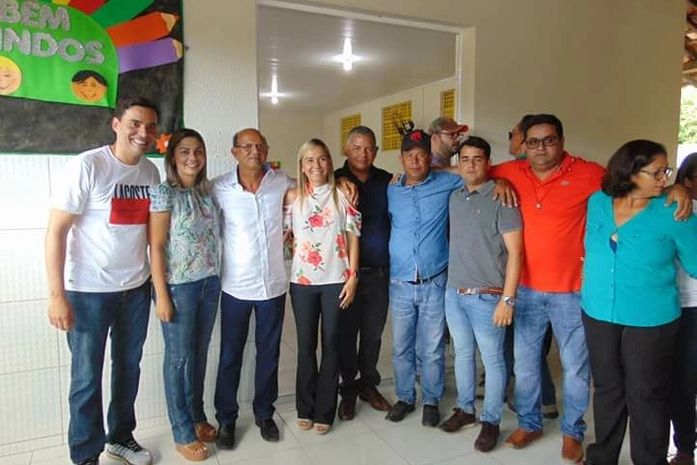 Kelmann, Flávia, Cícero Cavalcante, prefeita Fernanda e vários vereadores de São Luiz selando campanha