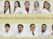 A solenidade de formatura dos 13 médicos foi realizada no auditório do Centro de Estudos da instituição.