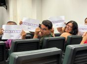 Em evento no Ifal, estudantes protestam exibindo cartazes de #VoltaSisu