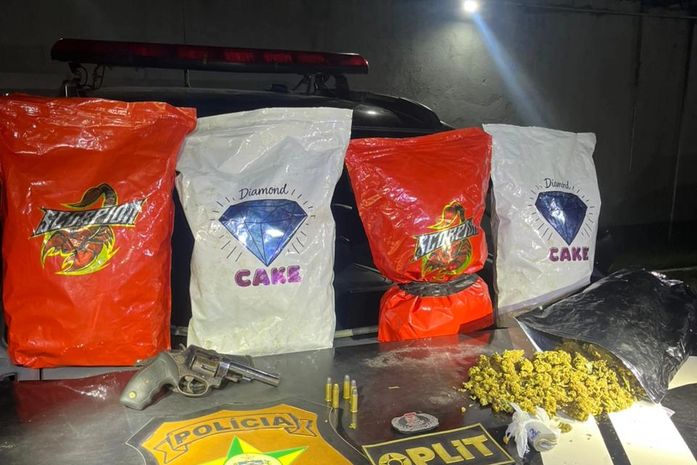 Homem é preso em flagrante por tráfico de drogas e posse ilegal de arma no Jacintinho