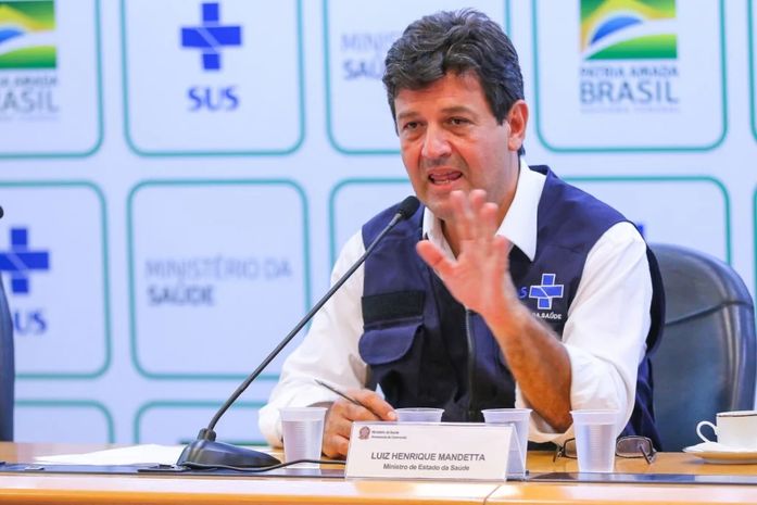 Revista Veja banca demissão do ministro Henrique Madetta “nesta semana”