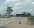 Carreta quebra e interdita passagem de veículos entre BR-101 e BR-104