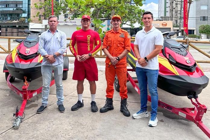 Com emenda de Cabo Bebeto, Corpo de Bombeiros de Alagoas recebe dois jet skis para operações de salvamento