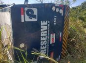 Carro-forte capotou em Jequiá da Praia