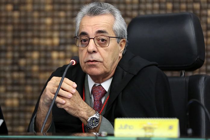 Desembargador Alcides Gusmão