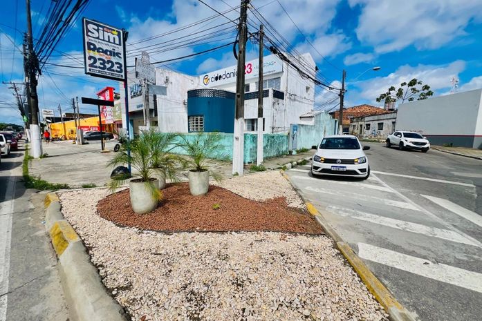 Prefeitura de Maceió conclui obra de paisagismo na AV. Comendador Leão