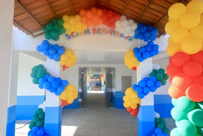 Prefeitura inaugura Escola Municipal Vereador Eloi Barbosa em Caraíbas Tortas com investimento de R$ 4,5 milhões
