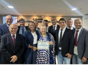 Depois de receber título de Cidadã Honorária em AL escritora de 92 anos lança livro na Bienal