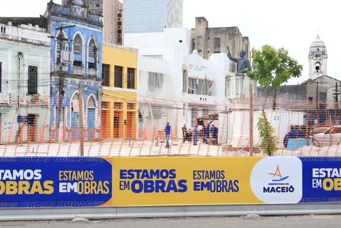 Ruas, praças e logradouros viram 'outdoors' de propaganda eleitoral