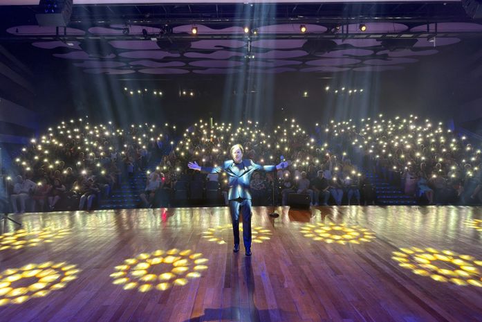 Ele está de volta! Tom Cavalcante chega a Maceió em agosto com “Tom ta on”
