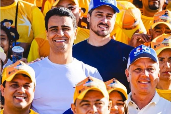 Com prazo perto do fim e Senado no radar, aliados de JHC reforçam candidatura ao governo