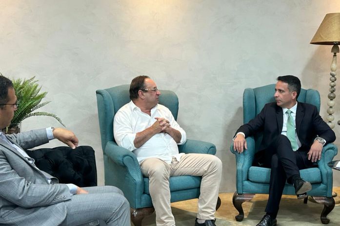 Abastecimento de água e saneamento de Arapiraca são tema de encontro do prefeito Luciano com o governador Paulo Dantas