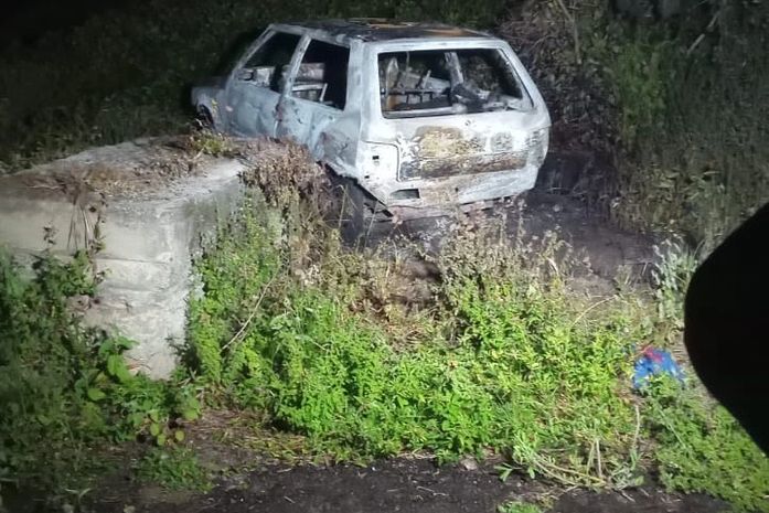 Dois corpos são encontrados carbonizados dentro de veículo incendiado em Marechal Deodoro