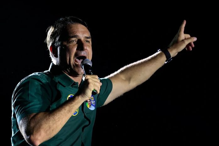 A fuga de Flávio e o destino da direita