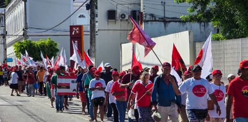 MST segue acampado em frente ao Palácio contra despejo que pode afetar cinco mil famílias em AL