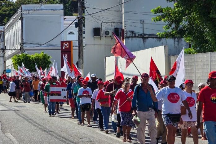 MST segue acampado em frente ao Palácio contra despejo que pode afetar cinco mil famílias em AL