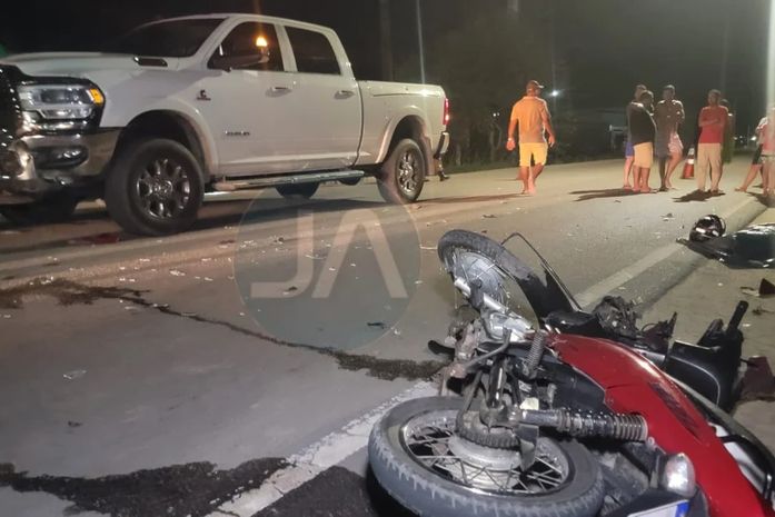 Mulher morre após colidir moto com caminhonete na AL-115
