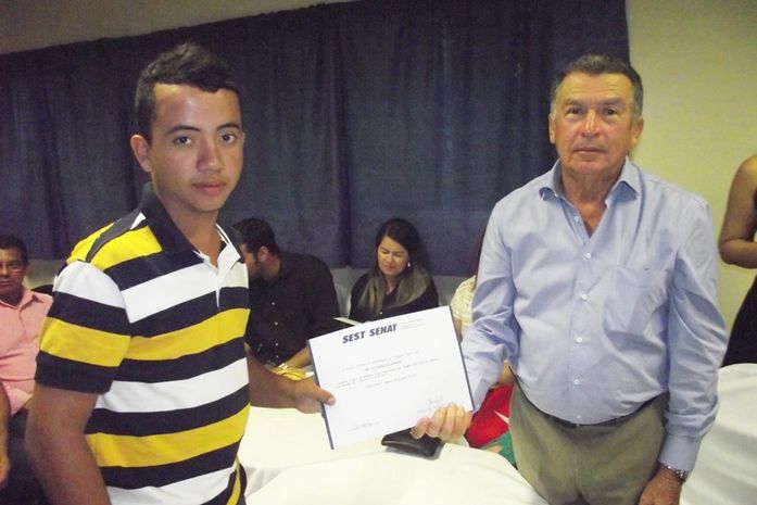 Prefeitura de Atalaia e Sest/Senat entregam certificados de cursos profissionalizantes