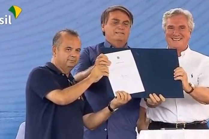 No mesmo palanque, Bolsonaro e Collor trocam elogios em Alagoas