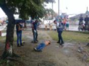 Travesti é assassinada a tiros em praça na parte baixa de Maceió