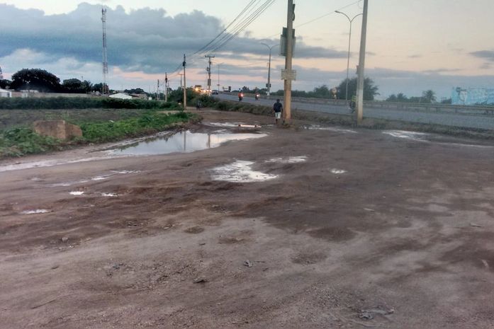Buraqueira e abandono tomam conta das ruas de Arapiraca